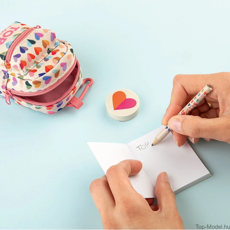 TOPModel Mini Hátizsák Kulcstartó Írószerrel, Szívecskés